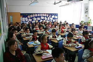 家长走进课堂，亲子共同成长 记三年级“三醒亲子成长”活动